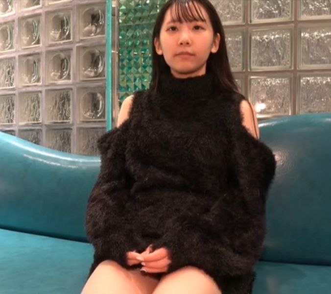 一排小姐姐！挑选人气最高的操！奇怪形状大屌男，各种姿势爆操，旁边还有解说，人妖加入卖力干